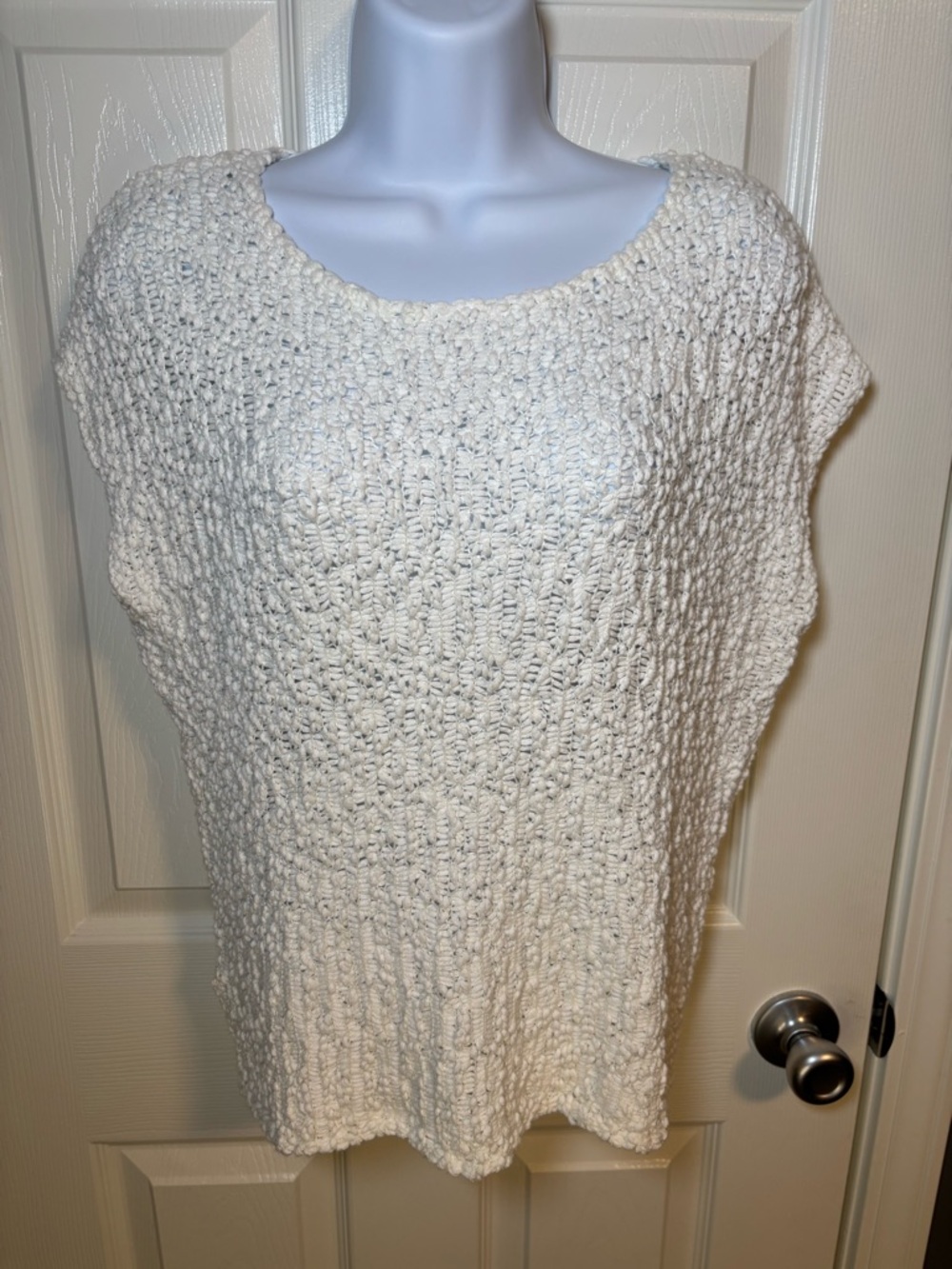 LOFT off white sleeveless top Size S Petite NWT